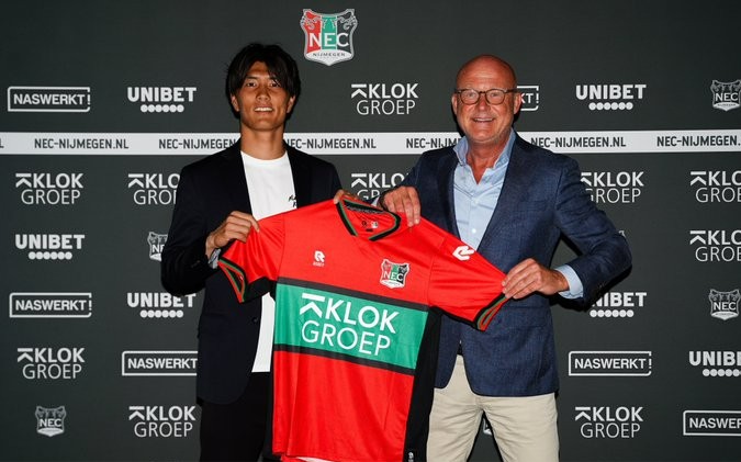 底展现了球 底展现了球